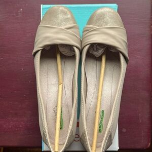 Bare Traps Misty Wedge Flat